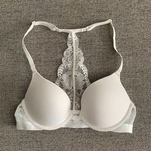 6ixty 8ight Front Closure Bra, Size B70 / 32B